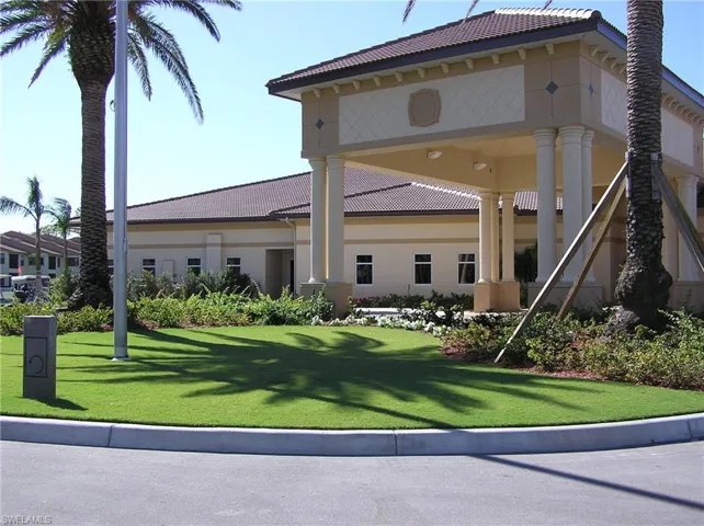 Clubhouse with activities for golfer and non-golfers alike.