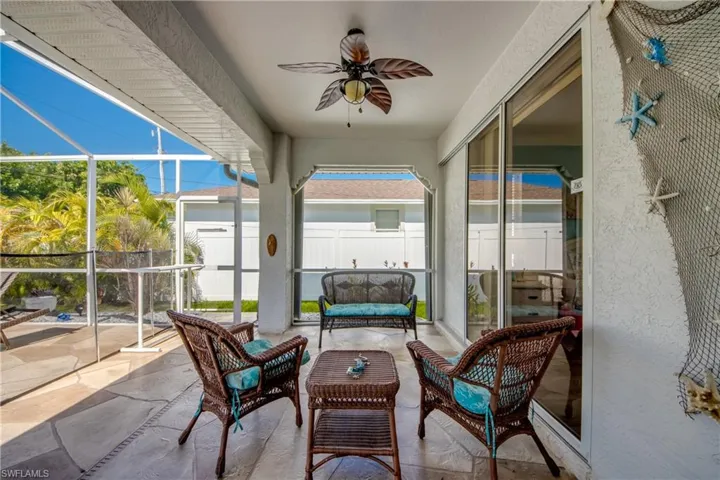 Sunroom with ceiling fan
