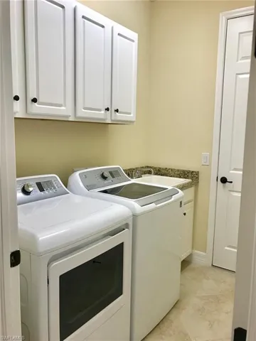28694 Newtown Ct, Bonita Springs, Florida 34135