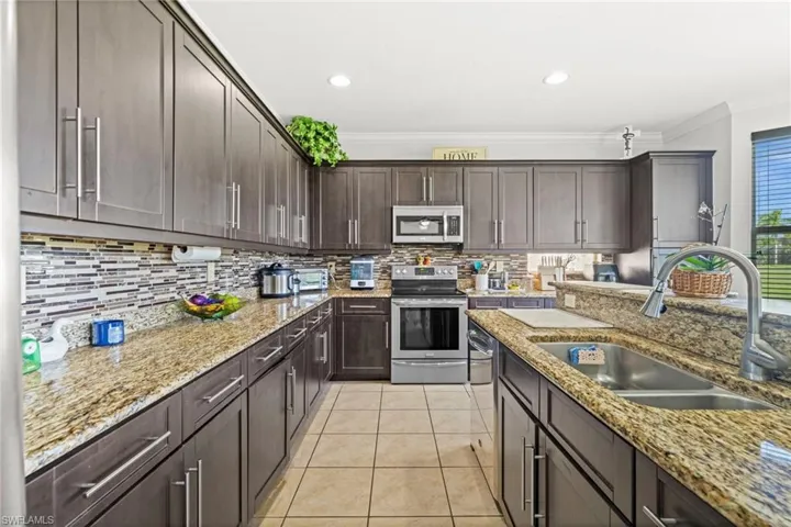 1654 Birdie Dr, Naples, Florida 34120
