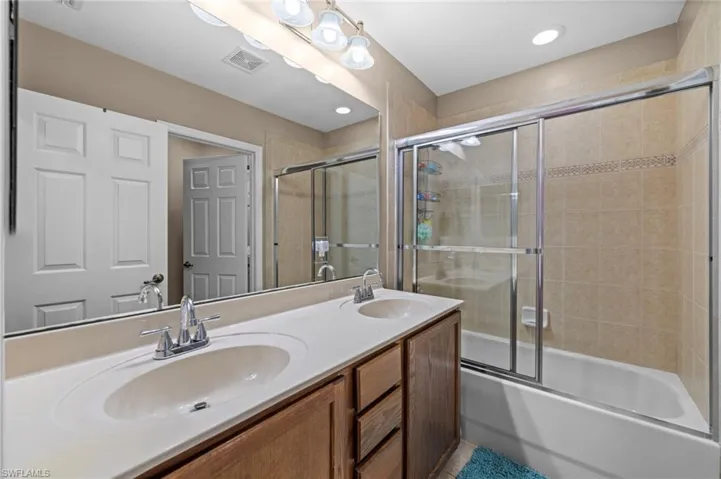 1654 Birdie Dr, Naples, Florida 34120