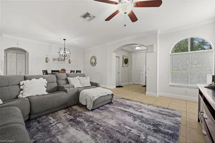 1654 Birdie Dr, Naples, Florida 34120