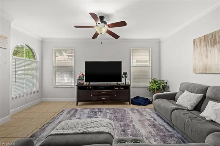 1654 Birdie Dr, Naples, Florida 34120