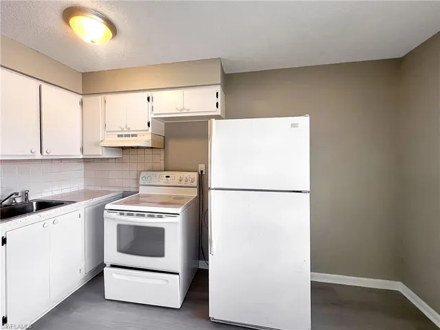 13037  1st  ST, Fort Myers, FL 33905