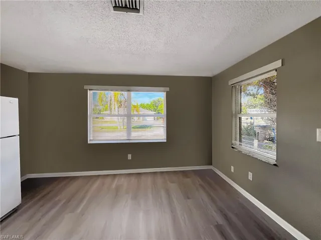 13037  1st  ST, Fort Myers, FL 33905