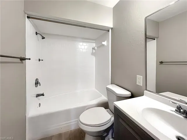 13037  1st  ST, Fort Myers, FL 33905