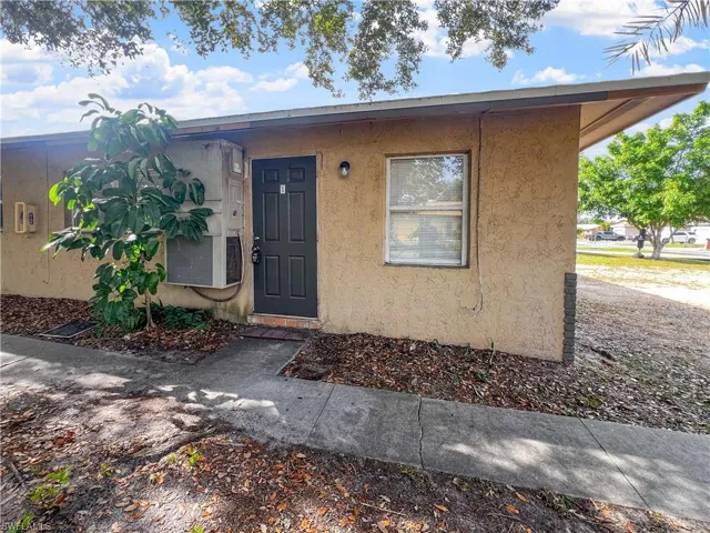 13037  1st  ST, Fort Myers, FL 33905