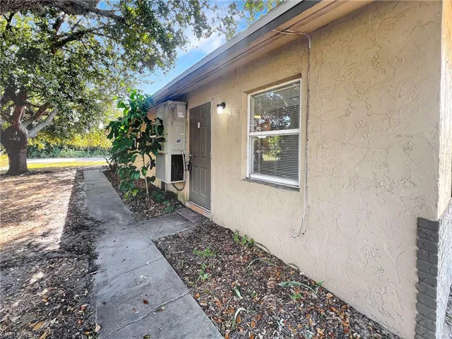 13037  1st  ST, Fort Myers, FL 33905