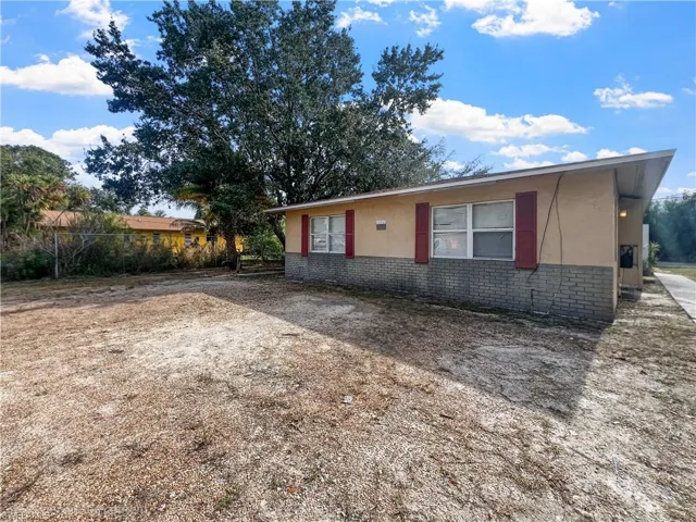 13037  1st  ST, Fort Myers, FL 33905