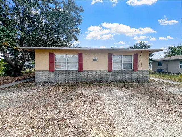 13037  1st  ST, Fort Myers, FL 33905