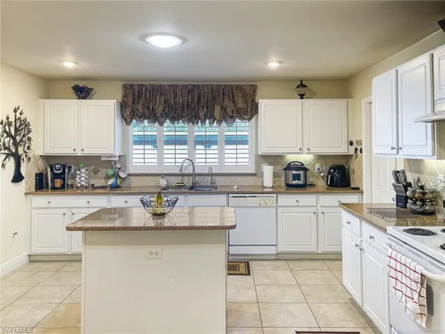 1817 Sw 22nd Ln, Cape Coral, Florida 33991