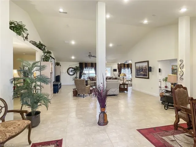 1817 Sw 22nd Ln, Cape Coral, Florida 33991