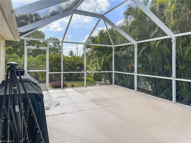 1817 Sw 22nd Ln, Cape Coral, Florida 33991