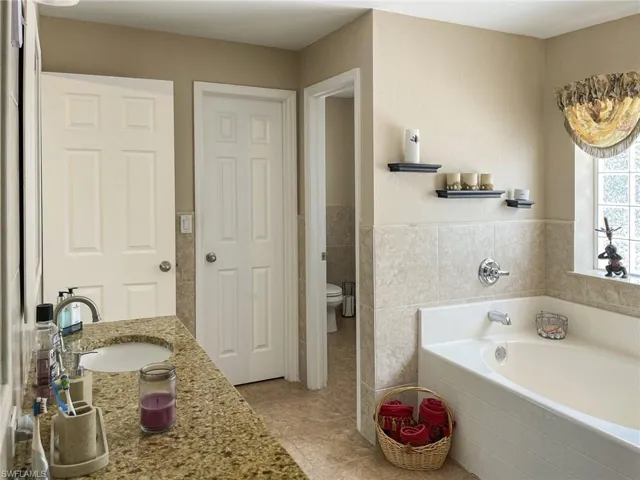 1817 Sw 22nd Ln, Cape Coral, Florida 33991
