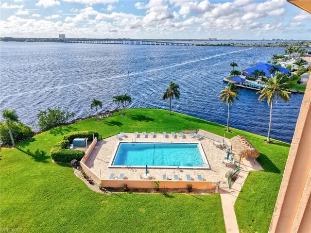 4260 SE 20th  PL, Cape Coral, FL 33904
