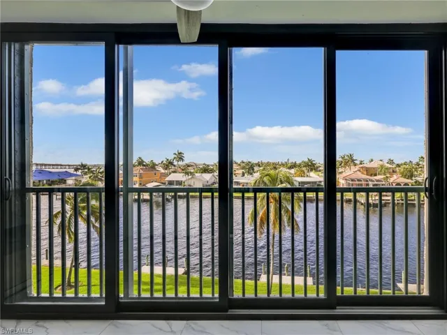 4260 SE 20th  PL, Cape Coral, FL 33904