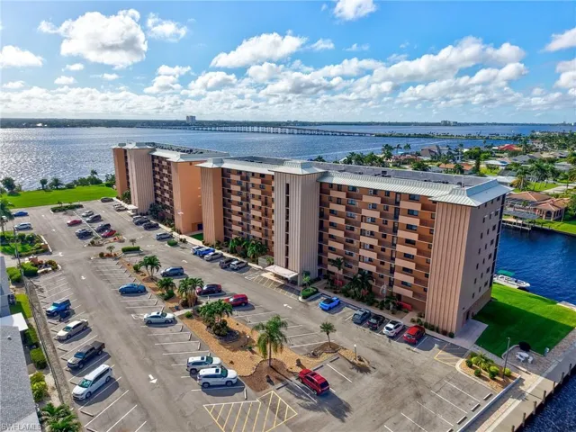 4260 SE 20th  PL, Cape Coral, FL 33904