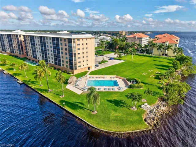 4260 SE 20th  PL, Cape Coral, FL 33904