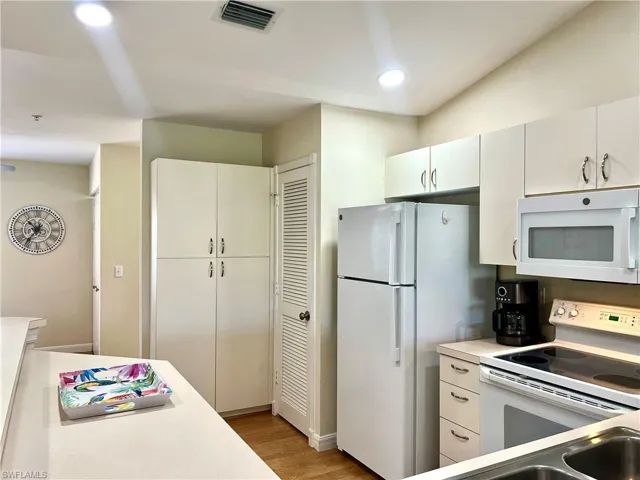 5035  Cedar Springs  DR, Naples, FL 34110