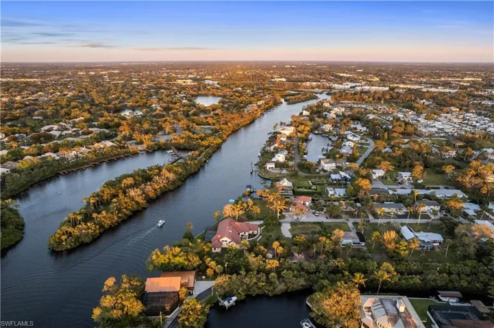 27557 Shore Dr, Bonita Springs, Florida 34134