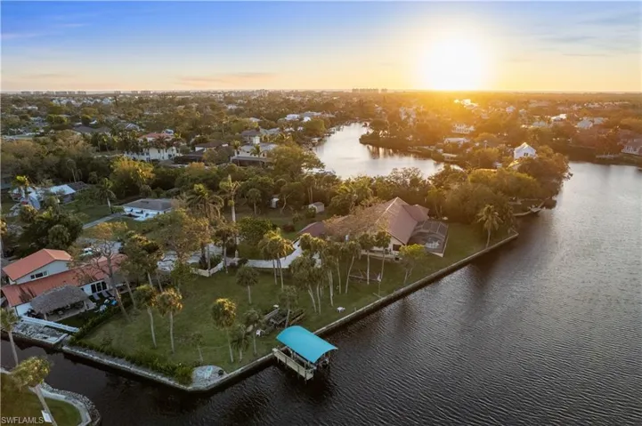 27557 Shore Dr, Bonita Springs, Florida 34134