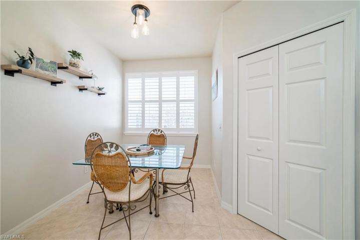 1150 Sweetwater LN # 1206, NAPLES FL 34110