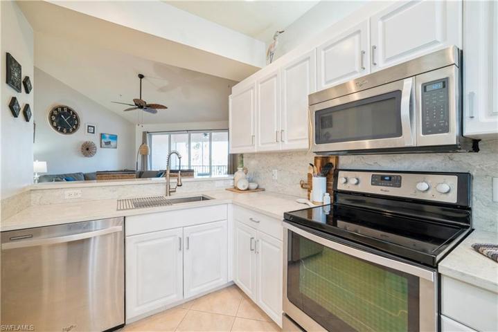 1150 Sweetwater LN # 1206, NAPLES FL 34110