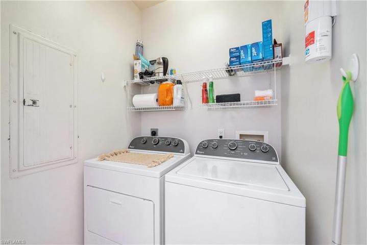 1150 Sweetwater LN # 1206, NAPLES FL 34110