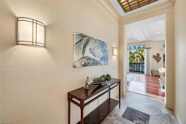 868  5th S AVE, Naples, FL 34102