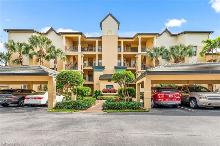 195  Vintage  CIR, Naples, FL 34119