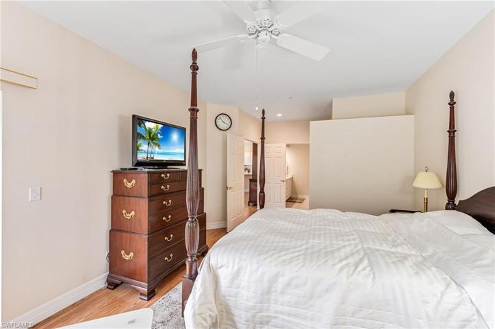 195  Vintage  CIR, Naples, FL 34119