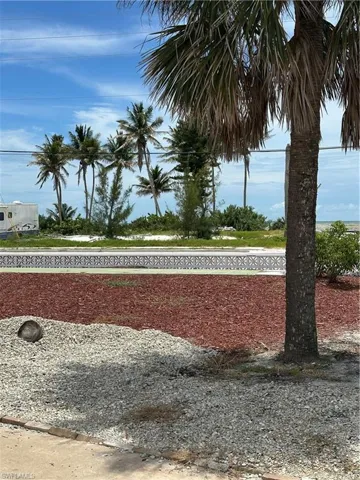 View of home's community