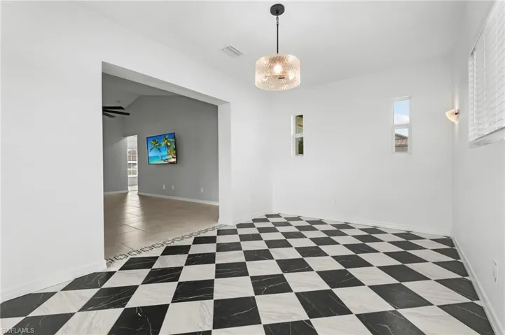475 Ne 3rd Pl, Cape Coral, Florida 33909