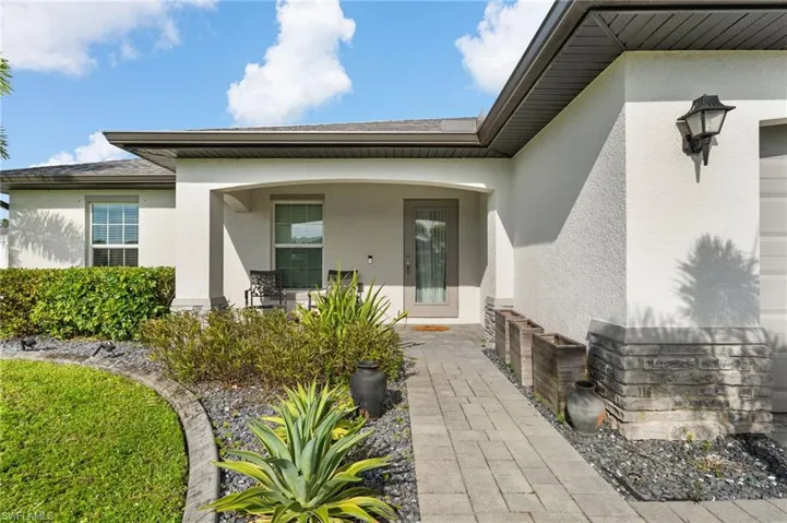475 Ne 3rd Pl, Cape Coral, Florida 33909