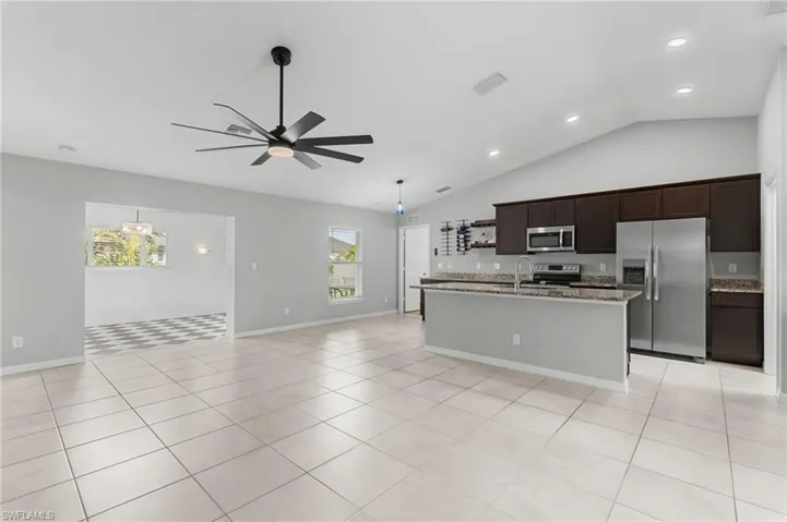 475 Ne 3rd Pl, Cape Coral, Florida 33909