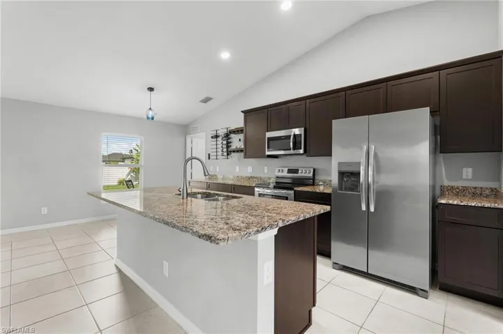 475 Ne 3rd Pl, Cape Coral, Florida 33909