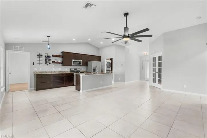475 Ne 3rd Pl, Cape Coral, Florida 33909