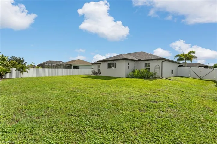 475 Ne 3rd Pl, Cape Coral, Florida 33909