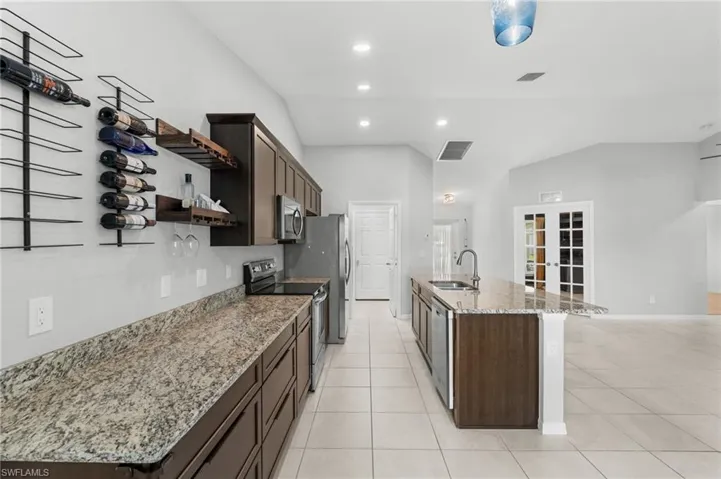 475 Ne 3rd Pl, Cape Coral, Florida 33909