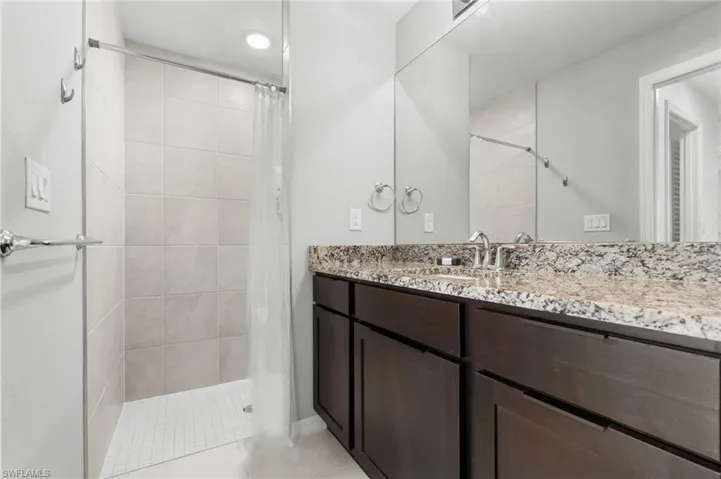475 Ne 3rd Pl, Cape Coral, Florida 33909