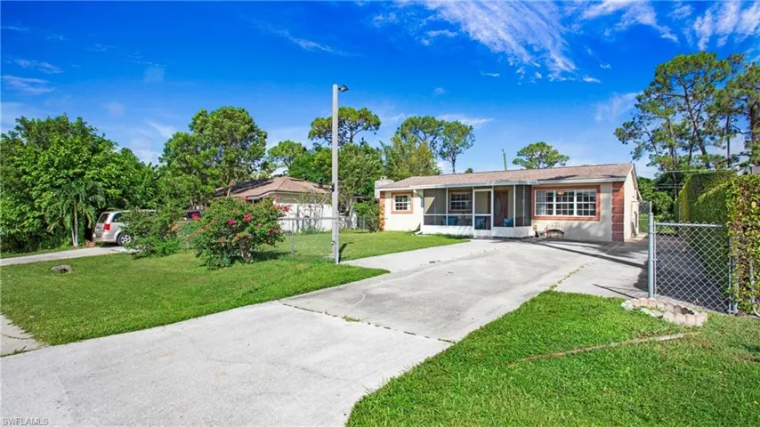 5449  Hardee  ST, Naples, FL 34113