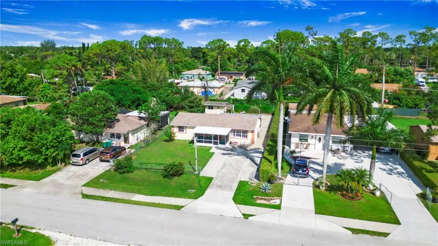5449  Hardee  ST, Naples, FL 34113