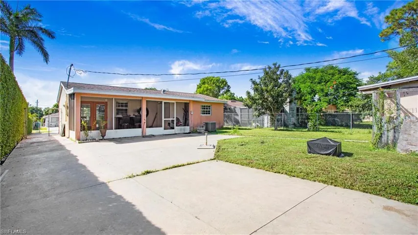 5449  Hardee  ST, Naples, FL 34113