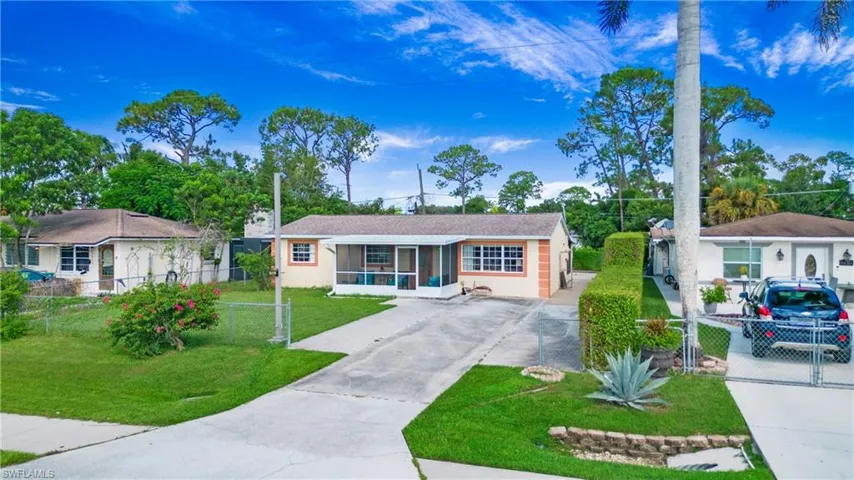 5449  Hardee  ST, Naples, FL 34113