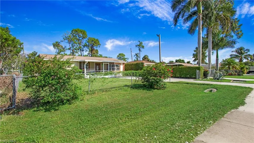 5449  Hardee  ST, Naples, FL 34113