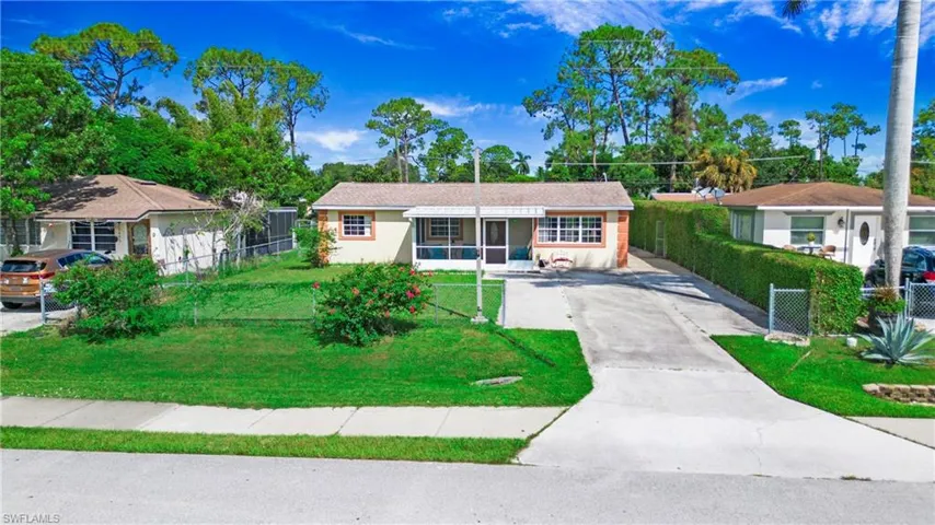 5449  Hardee  ST, Naples, FL 34113