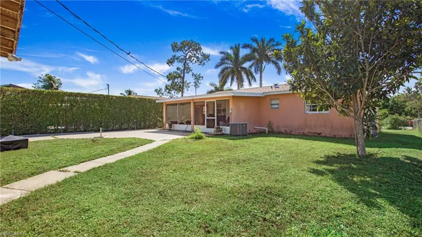 5449  Hardee  ST, Naples, FL 34113