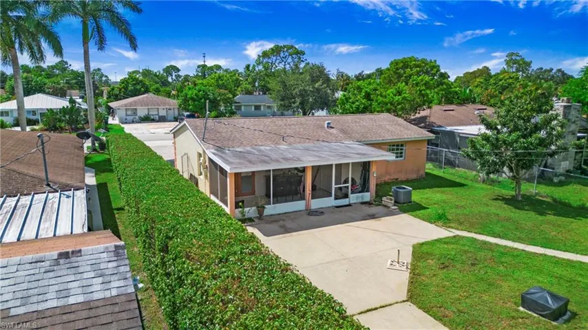 5449  Hardee  ST, Naples, FL 34113