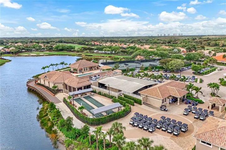 Copperleaf has first class, lighted Bocce courts with shaded areas. The recessed courts with Har-Tru surfaces have convenient access to the Ospreys. Bocce provides an opportunity for fun, skill building and a chance to meet new people and form friendships. A popular activity at Copperleaf, approximately 450 men and women participate in once a week league matches on Monday through Thursday in January through March. The season concludes with championship playoffs.