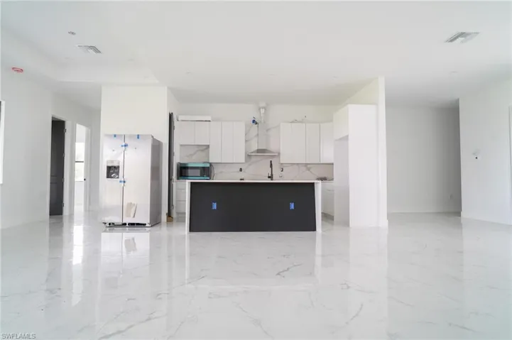 812  Chapel  AVE, Lehigh Acres, FL 33971